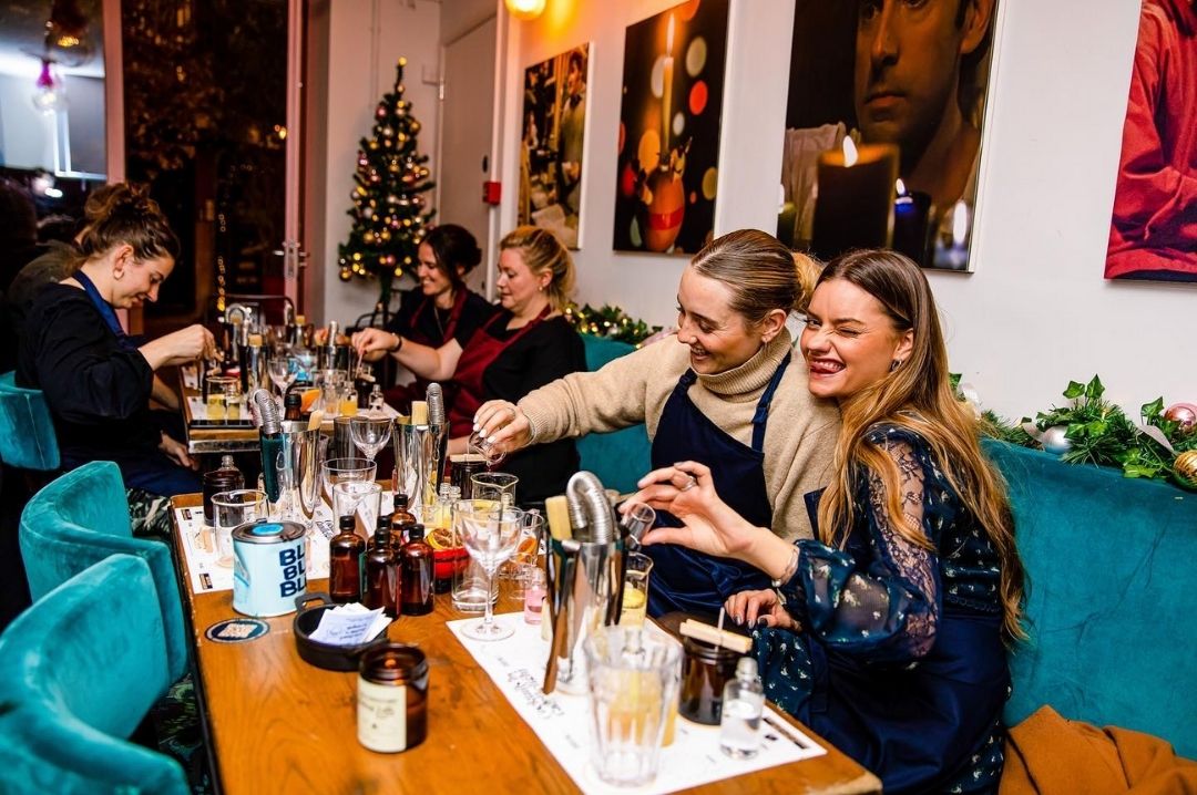 londondecemberevents Cocktails by Candlelight - Cocktail & Candle Making Classes