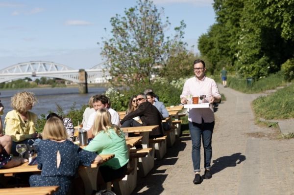 Photo for: Top 15 Riverside Bars And Pubs To Visit Near Thames River